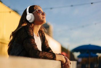 Bluetooth-гарнитура JBL Tune 780NC White (JBLT780NCWHT) JBL купить в Украине
