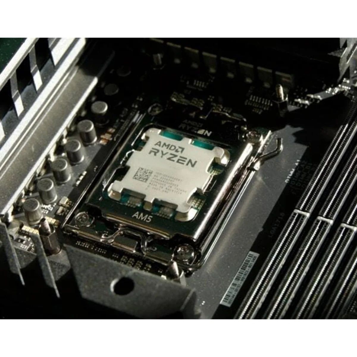 Процесор AMD Ryzen 5 7600X (6C/12T, 4.7-5.3GHz,32MB,105W,AM5) BOX (100-100000593WOF) AMD купить в Украине