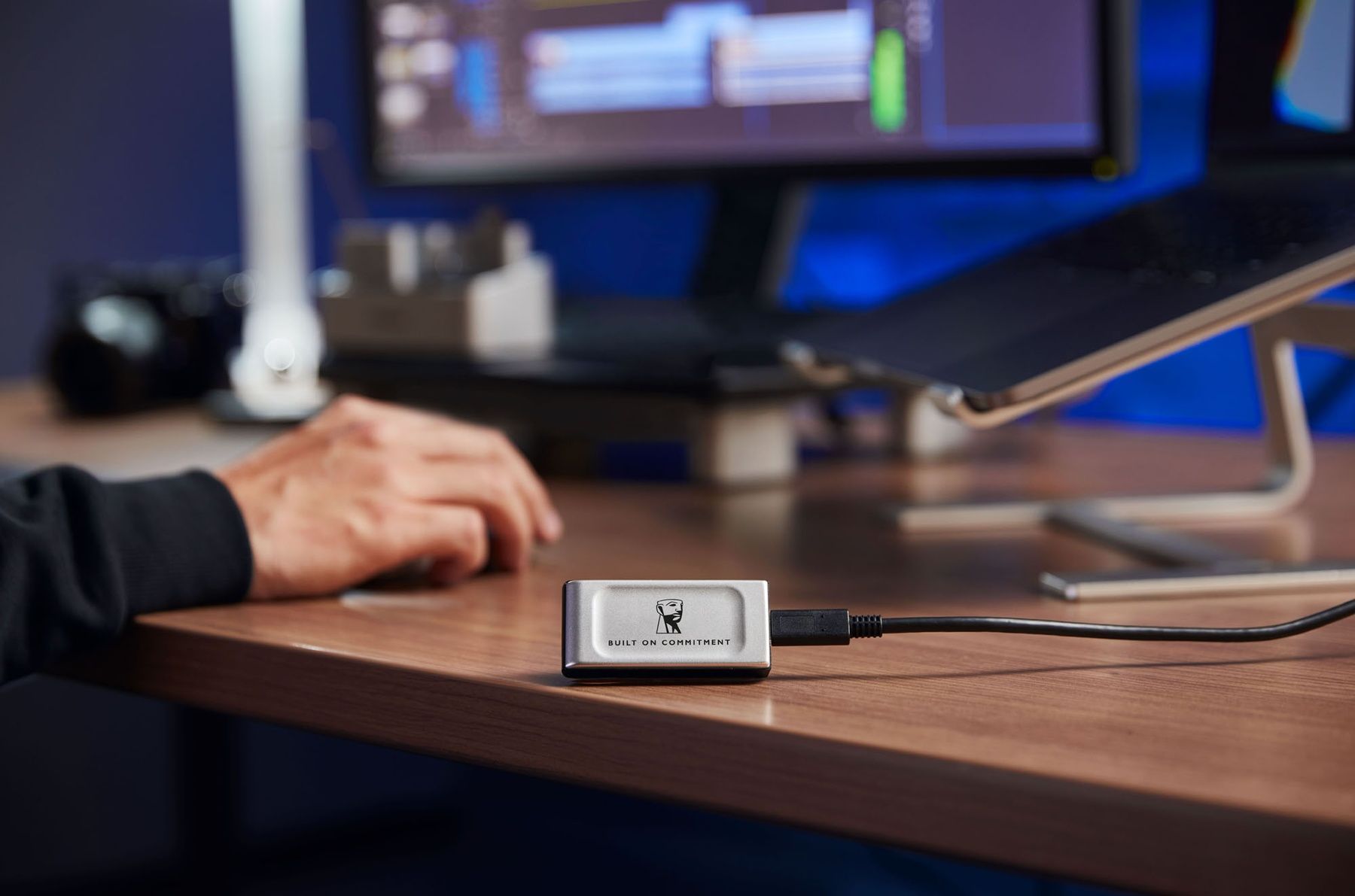 Накопичувач зовнішній SSD Portable USB 1.0ТB Kingston XS2000 BoC Silver (SXS2000/1000GA) Kingston купити в Україні