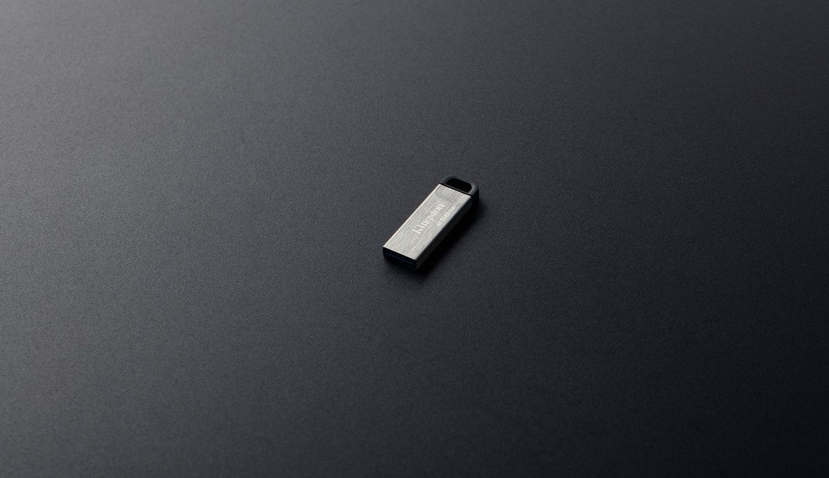 Флеш-накопичувач USB3.2 64GB Kingston DataTraveler Kyson Silver/Black (DTKN/64GB) Kingston купити в Україні
