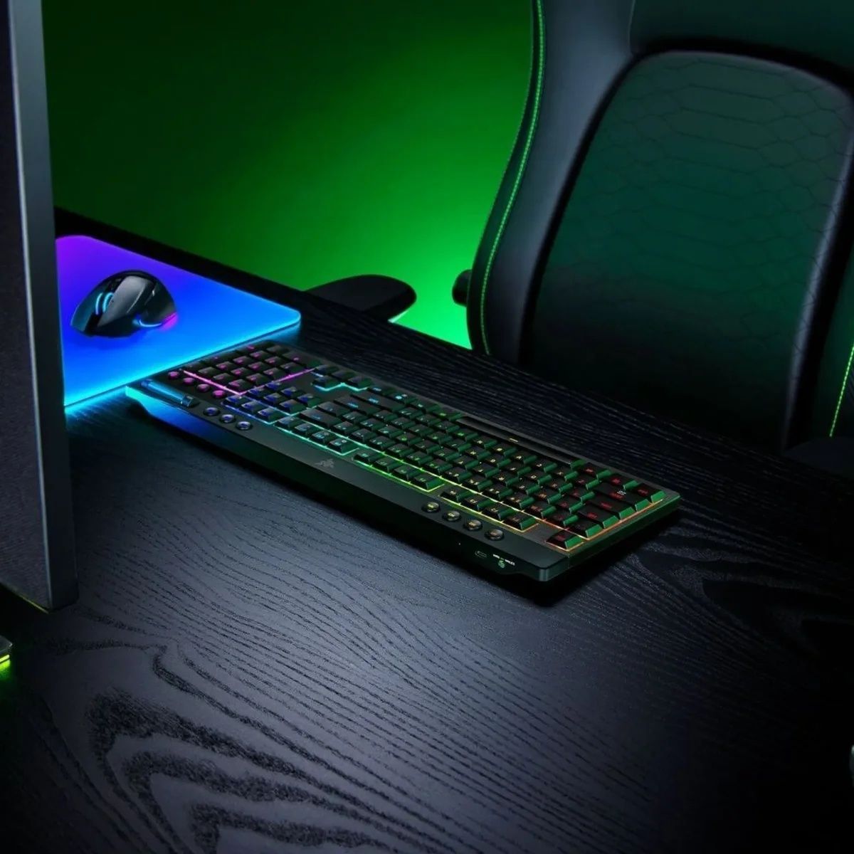 Клавіатура RAZER BlackWidow V4 Low-Profile, Orange switch (RZ03-05270800-R3M1) Razer купити в Україні