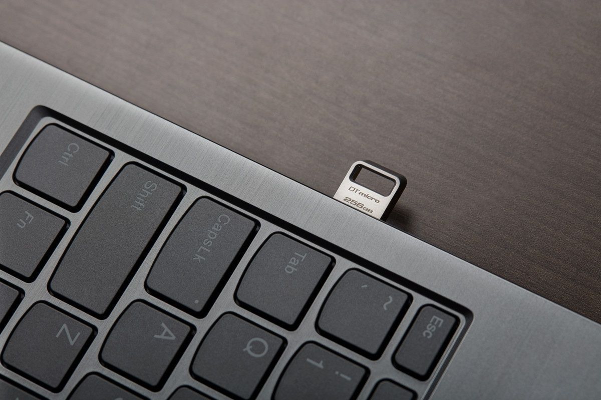 Флеш-накопичувач USB3.2 64GB Kingston DataTraveler Micro (DTMC3G2/64GB) Kingston купити в Україні