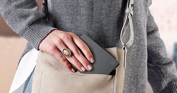 Внешний жесткий диск 2.5" USB 4.0TB Seagate Bacis Black (STJL4000400) Seagate купить в Украине